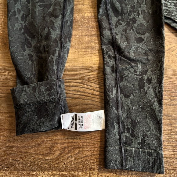 Adapt Seamless Leggings & Top - Picture 8 of 8